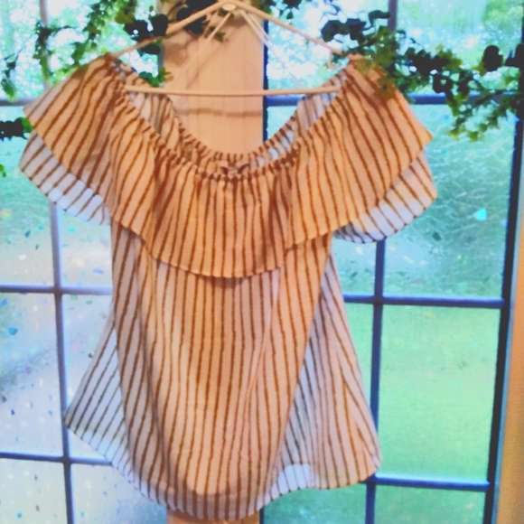 *Host Pick*Halston Off the Shoulder blouse - Picture 5 of 5